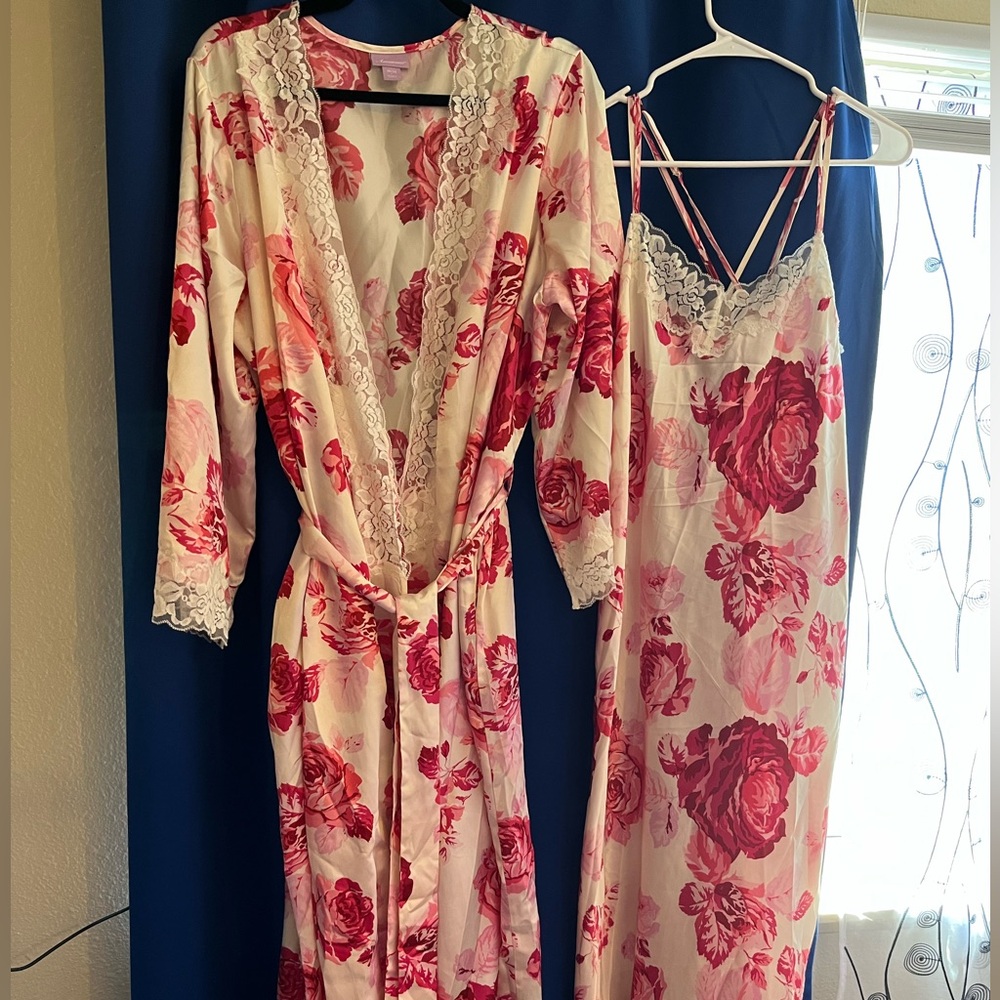 Rose Print Lace Trim Robe and Gown Set